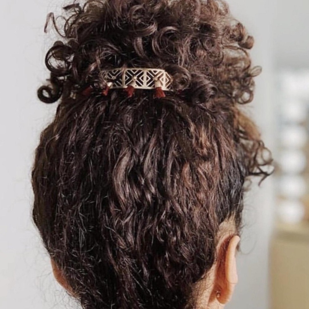 Chloe + Isabel Tassel Hair Clip - Gold